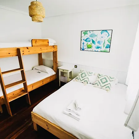 Surfbase Bed & Breakfast *